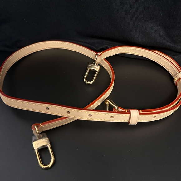New Louis Vuitton Adjustable Leather Shoulder/Crossbody Strap 16 mm vnm - Picture 3 of 5